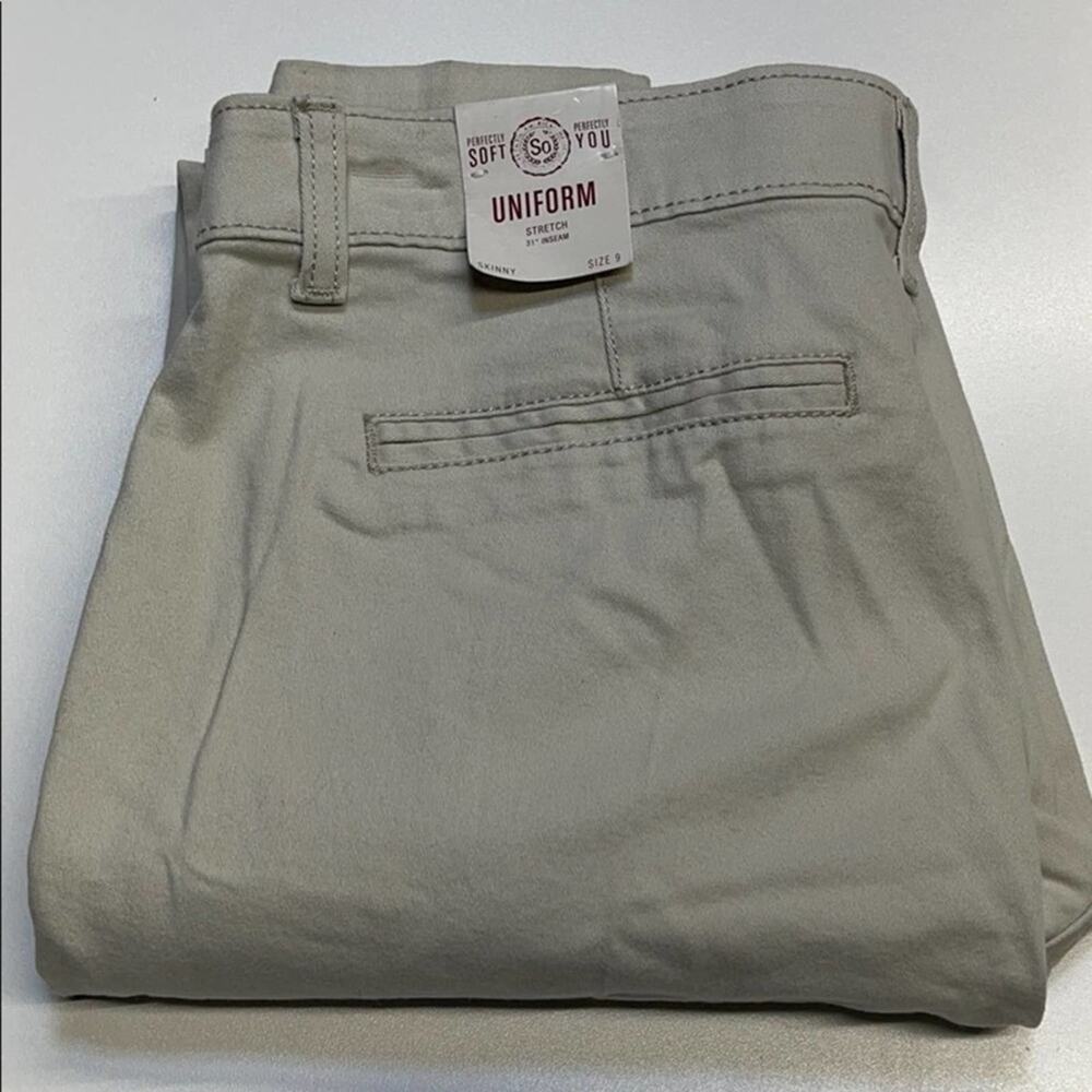 SO Womens 9 (Juniors) Skinny Fit Khaki Pants